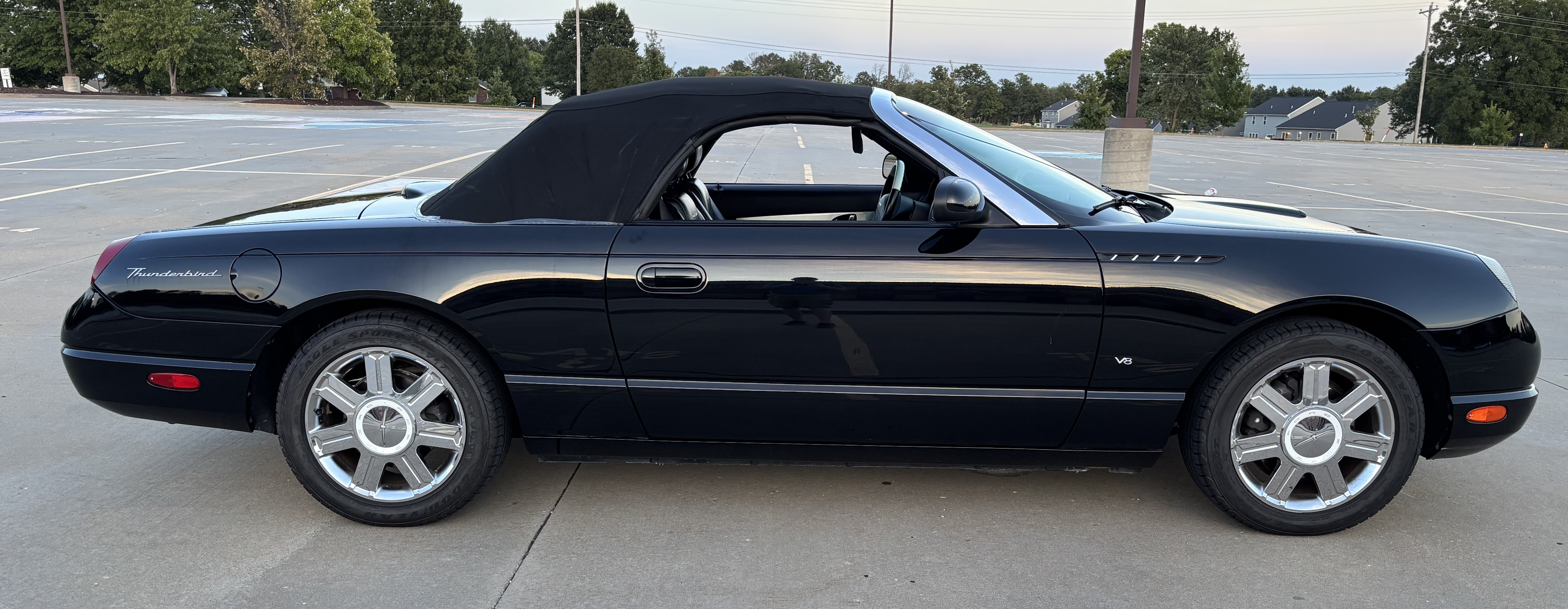 Used 2004 Ford Thunderbird RWD image 11