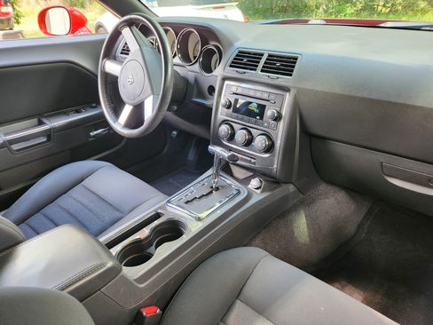 Used 2009 Dodge Challenger R/T image 6