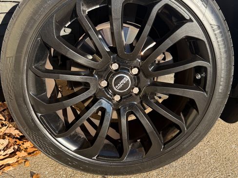 Used 2017 Land Rover Range Rover image 30