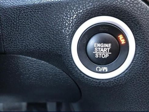 Used 2016 Chrysler 300 S image 10