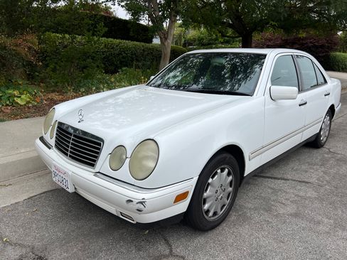 Used 1997 Mercedes-Benz E 320 Sedan image 1