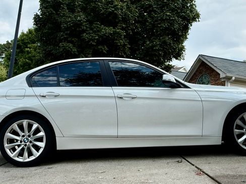 Used 2018 BMW 320i Sedan image 5