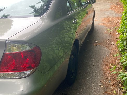 Used 2006 Toyota Camry LE FWD image 5