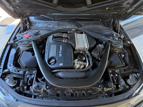 Used 2019 BMW M4 Coupe image 2