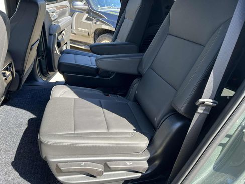 Used 2024 Chevrolet Tahoe Z71 w/ Z71 Off-Road Package image 13