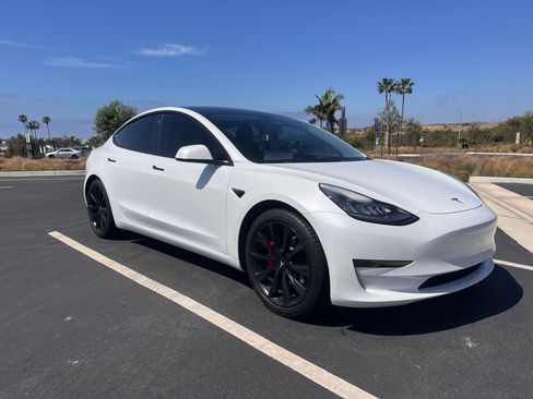 Used 2018 Tesla Model 3 Long Range image 4