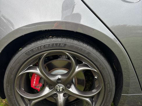 Used 2019 Alfa Romeo Giulia w/ Nero Edizione image 13