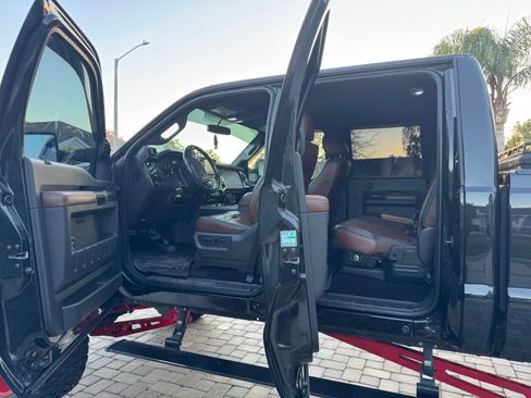 Used 2014 Ford F350 Platinum image 12