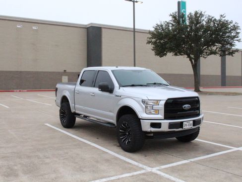 Used 2016 Ford F150 XLT w/ Equipment Group 301A Mid image 10