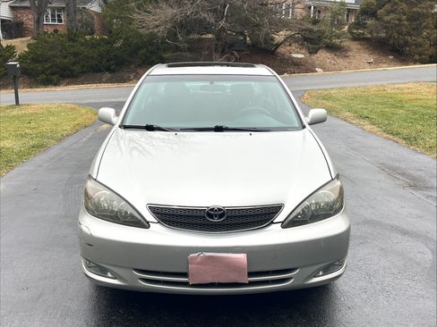 Used 2004 Toyota Camry SE image 1