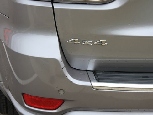 Used 2015 Jeep Grand Cherokee Overland w/ Advanced Technology Group image 15