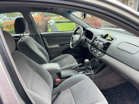 Used 2005 Toyota Camry LE image 6
