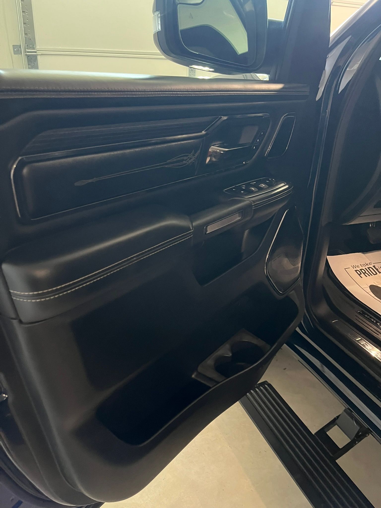 Used 2023 RAM 1500 Limited AWD/4WD image 17