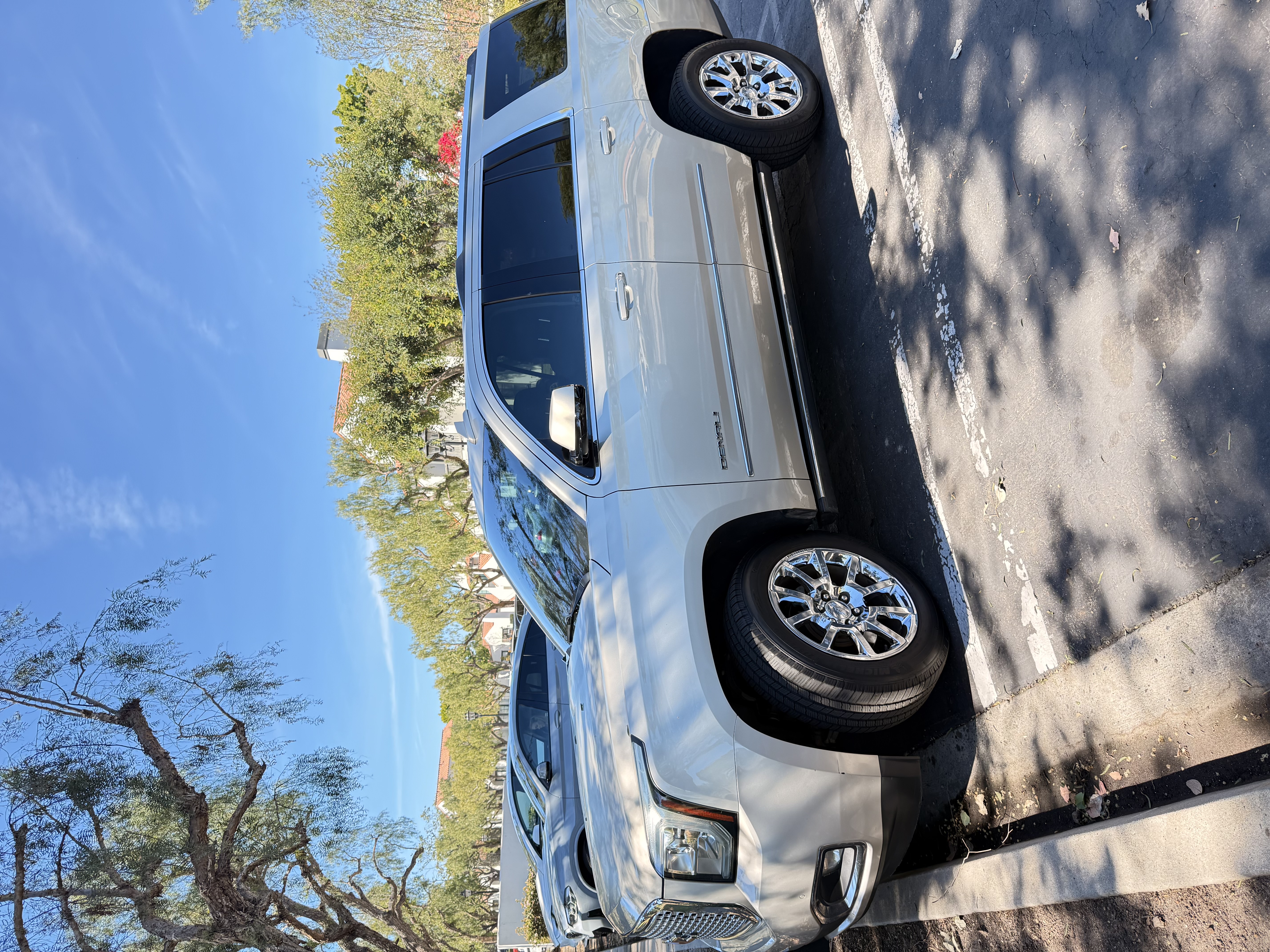 Used 2016 GMC Yukon Denali w/ Open Road Package AWD/4WD image 11