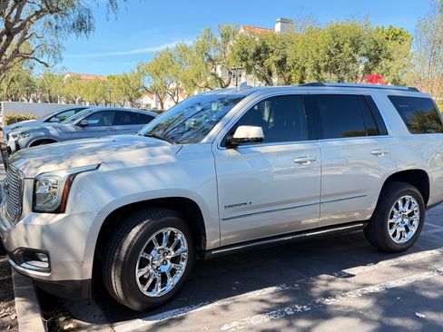 Used 2016 GMC Yukon Denali w/ Open Road Package image 11