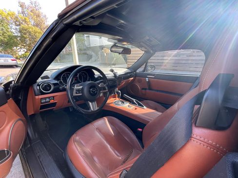 Used 2006 MAZDA MX-5 Miata Grand Touring w/ Premium Pkg RWD image 9
