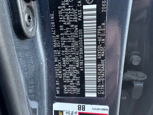 Used 2019 Toyota Avalon Limited image 11