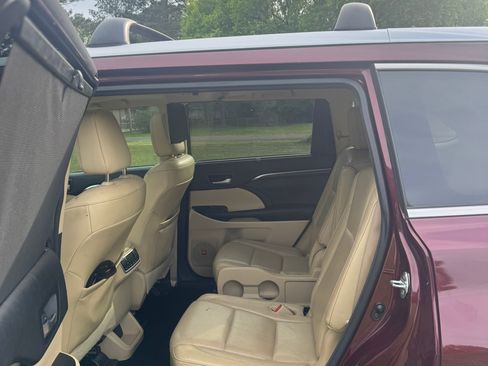 Used 2015 Toyota Highlander Limited w/ Driver Technology Package image 14