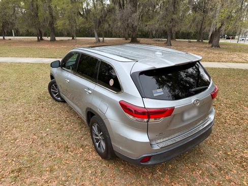 Used 2017 Toyota Highlander XLE image 20