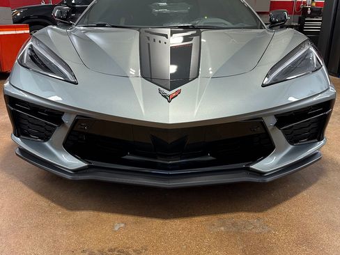 Used 2024 Chevrolet Corvette Stingray Premium Cpe w/ Z51 Performance Package image 2