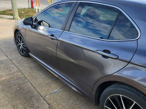 Used 2023 Toyota Camry SE image 5