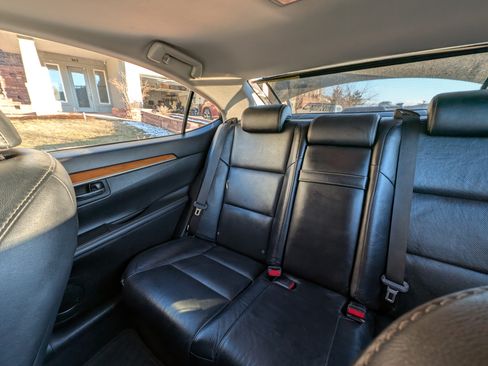 Used 2013 Lexus ES 300h image 15