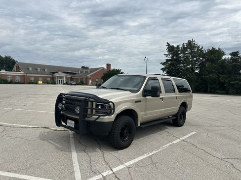 Used 2005 Ford Excursion Limited AWD/4WD image 1