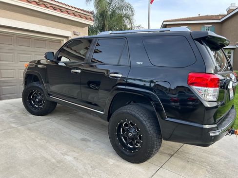 Used 2011 Toyota 4Runner SR5 w/ Convenience Pkg image 5