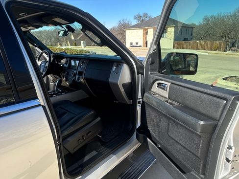 Used 2017 Ford Expedition Limited w/ Equipment Group 301A image 13