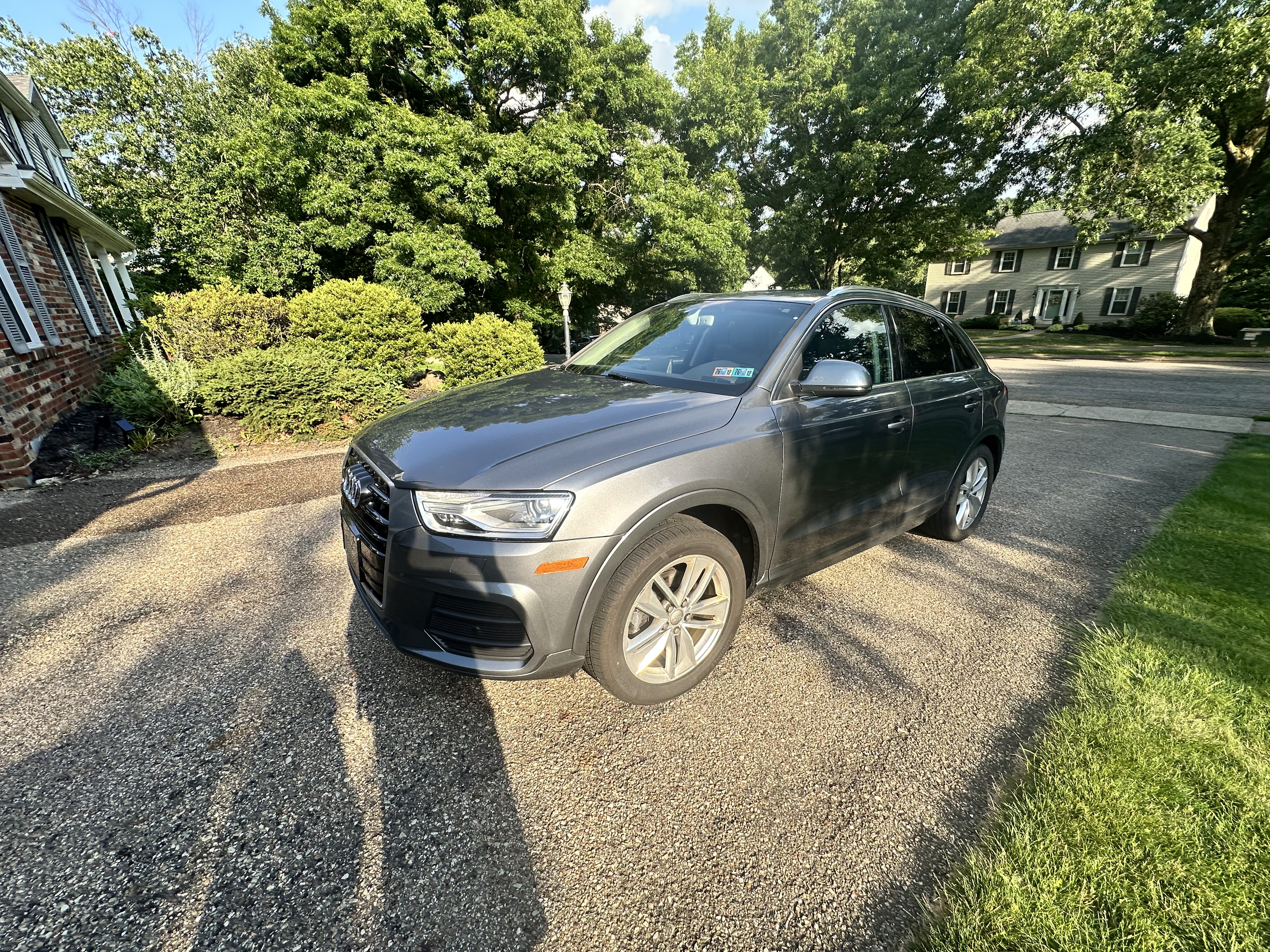 Used 2016 Audi Q3 2.0T Premium Plus w/ Technology Package AWD/4WD image 2