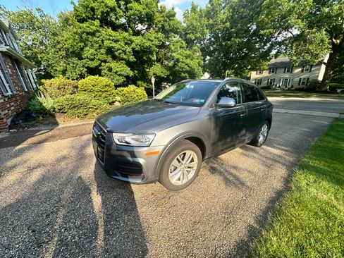 Used 2016 Audi Q3 2.0T Premium Plus w/ Technology Package AWD/4WD image 2