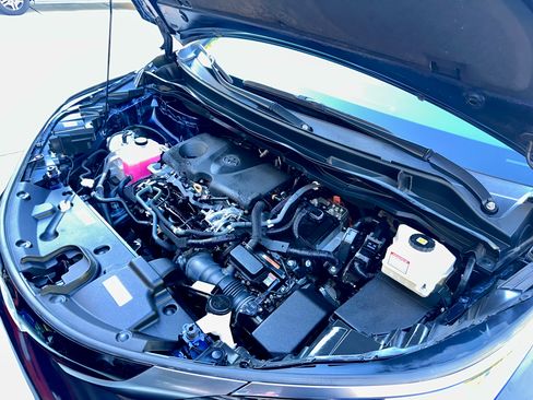 Used 2021 Toyota Sienna XSE image 5