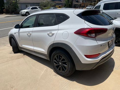 Used 2017 Hyundai Tucson SE w/ SE Popular Package 02 FWD image 5