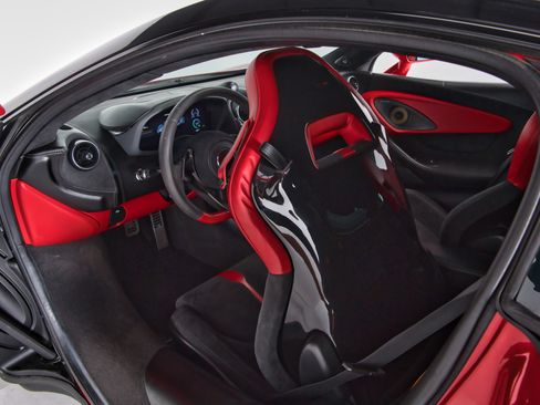 Used 2017 McLaren 570S Coupe RWD image 20