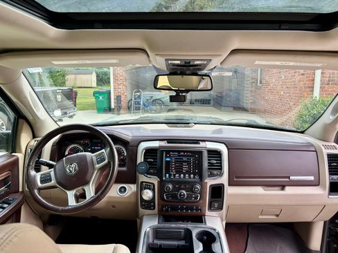 Used 2016 RAM 1500 Laramie w/ Convenience Group image 8