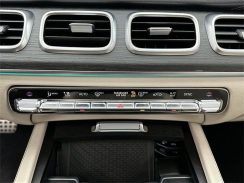 Used 2022 Mercedes-Benz GLS 450 4MATIC image 18