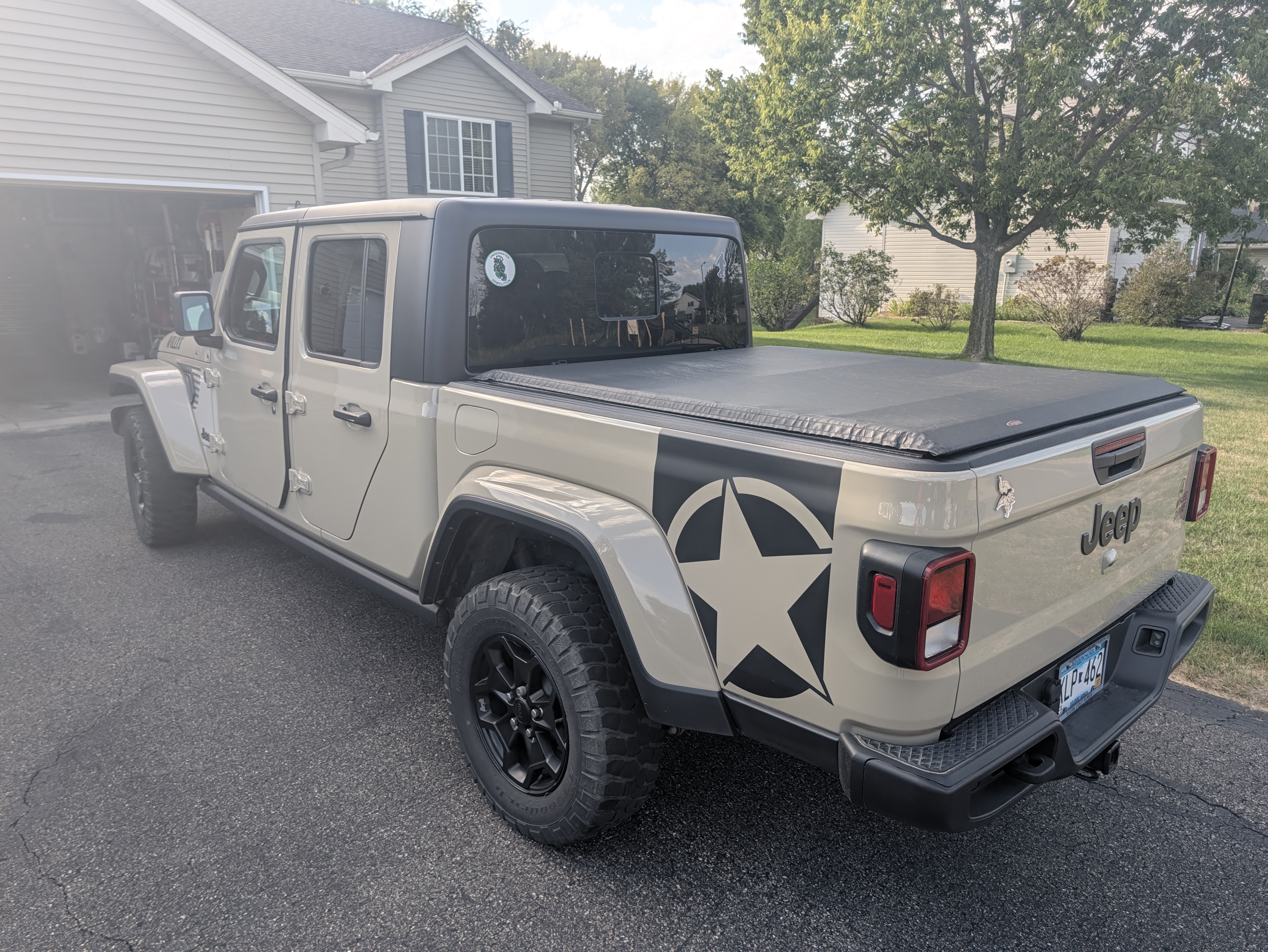Used 2022 Jeep Gladiator Sport AWD/4WD image 5