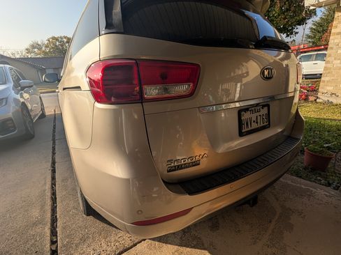 Used 2016 Kia Sedona LX w/ Option Group 020 image 30