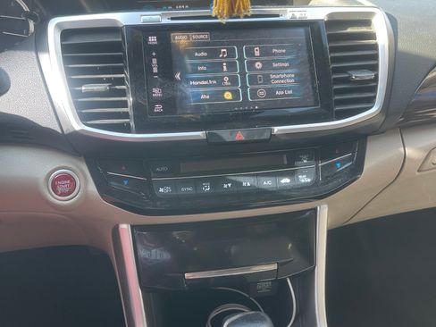 Used 2016 Honda Accord EX image 12