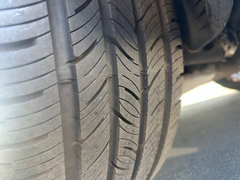 Used 2004 Mercedes-Benz E 500 Sedan image 2