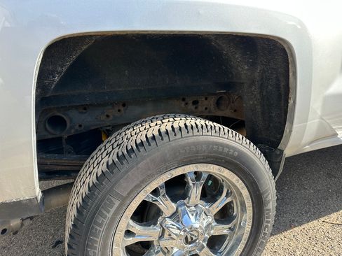 Used 2018 Chevrolet Silverado 2500 LT w/ LT Plus Package image 6