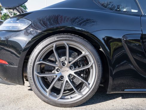 Used 2021 Porsche 718 Cayman GT4 image 10