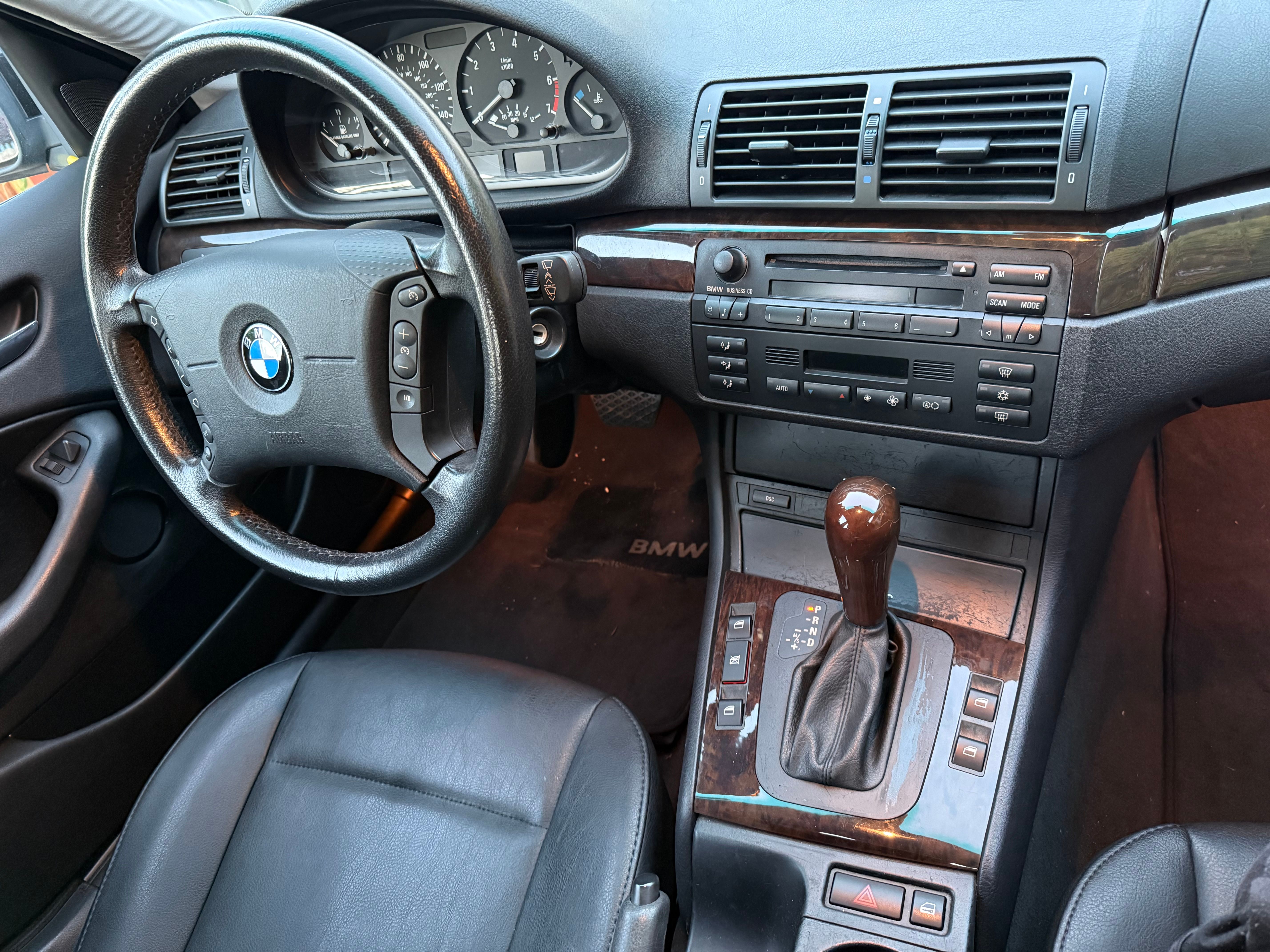Used 2003 BMW 325i Sedan RWD image 7