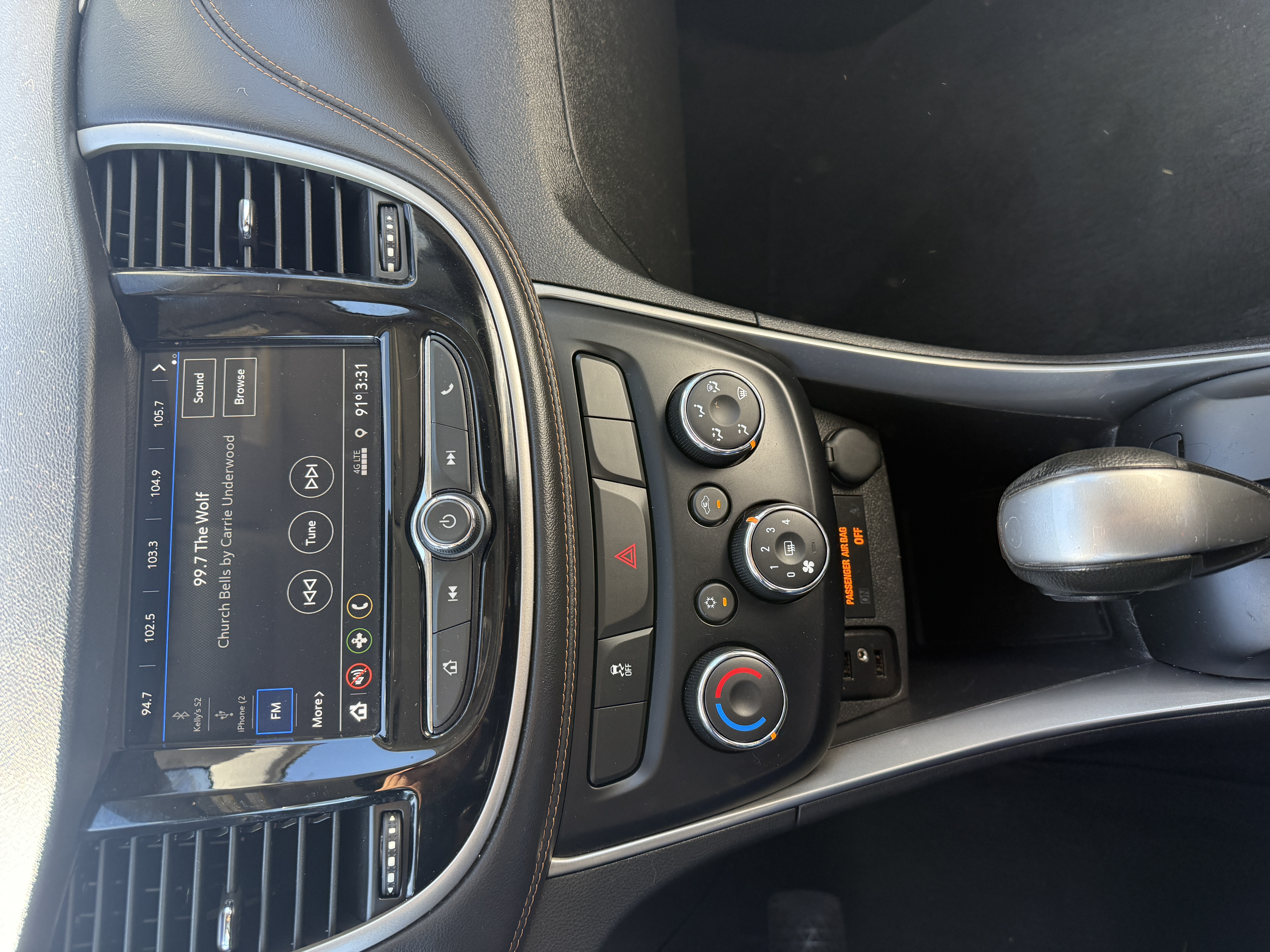 Used 2019 Chevrolet Trax LT w/ LT Convenience Package FWD image 14