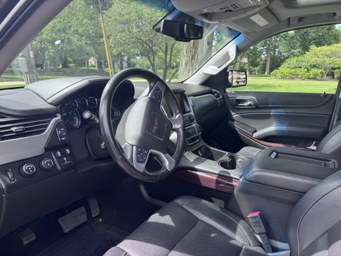 Used 2018 GMC Yukon SLT w/ Premium Edition AWD/4WD image 10