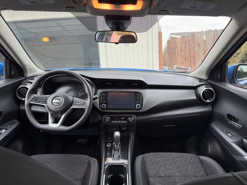 Used 2022 Nissan Kicks SV FWD image 11