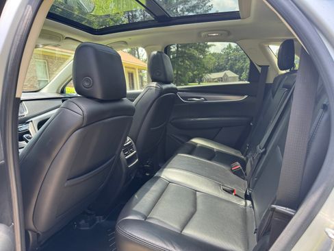 Used 2018 Cadillac XT5 Premium Luxury FWD image 8