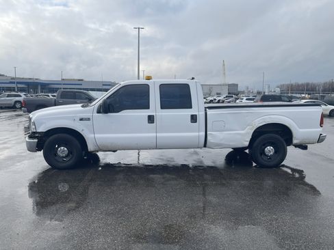 Used 2006 Ford F350 XL image 2