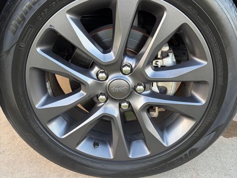 Used 2018 Jeep Grand Cherokee High Altitude AWD/4WD image 14