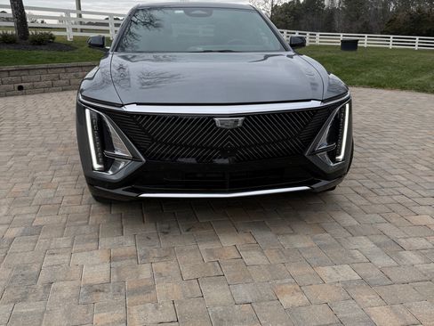 Used 2023 Cadillac Lyriq 2WD image 5